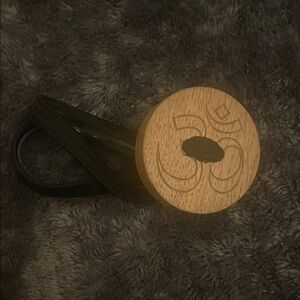 ButtonLOXX Dread Tie Om Symbol (Oak)
Used
Very Good Condition